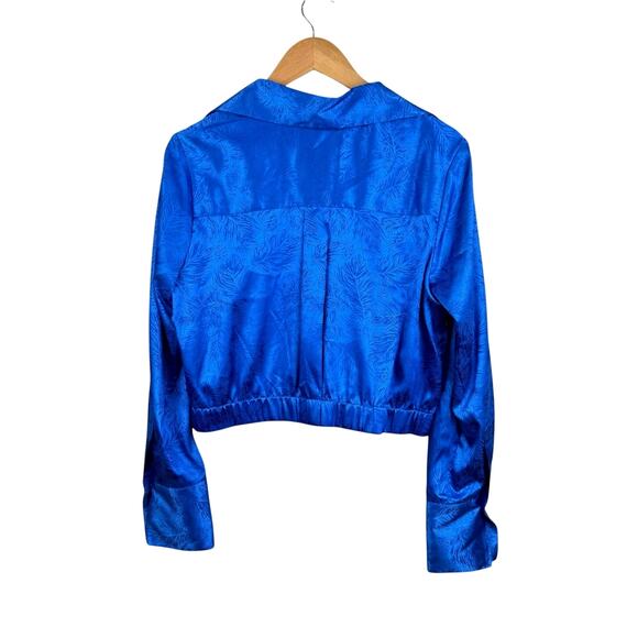 Le Superbe Womens Blue Feather Pattern Long Sleeve Button Up Cropped Top - Picture 12 of 12